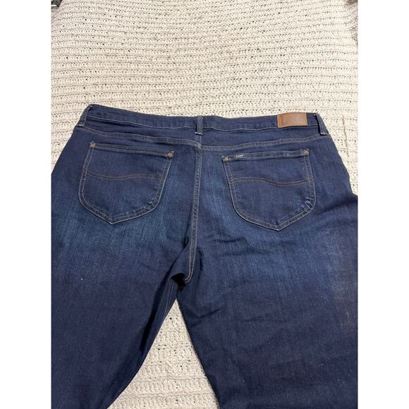 NWOT Lee Jeans Regular Fit Straight Mid Rise Womens Plus Size 20P Stretch Blue - Picture 11 of 11